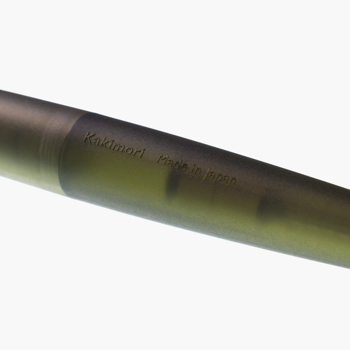 Stylo-Plume Frost Kakimori — Corps Translucide Dépoli à Plume F/M Interchangeable, Fabriqué au Japon