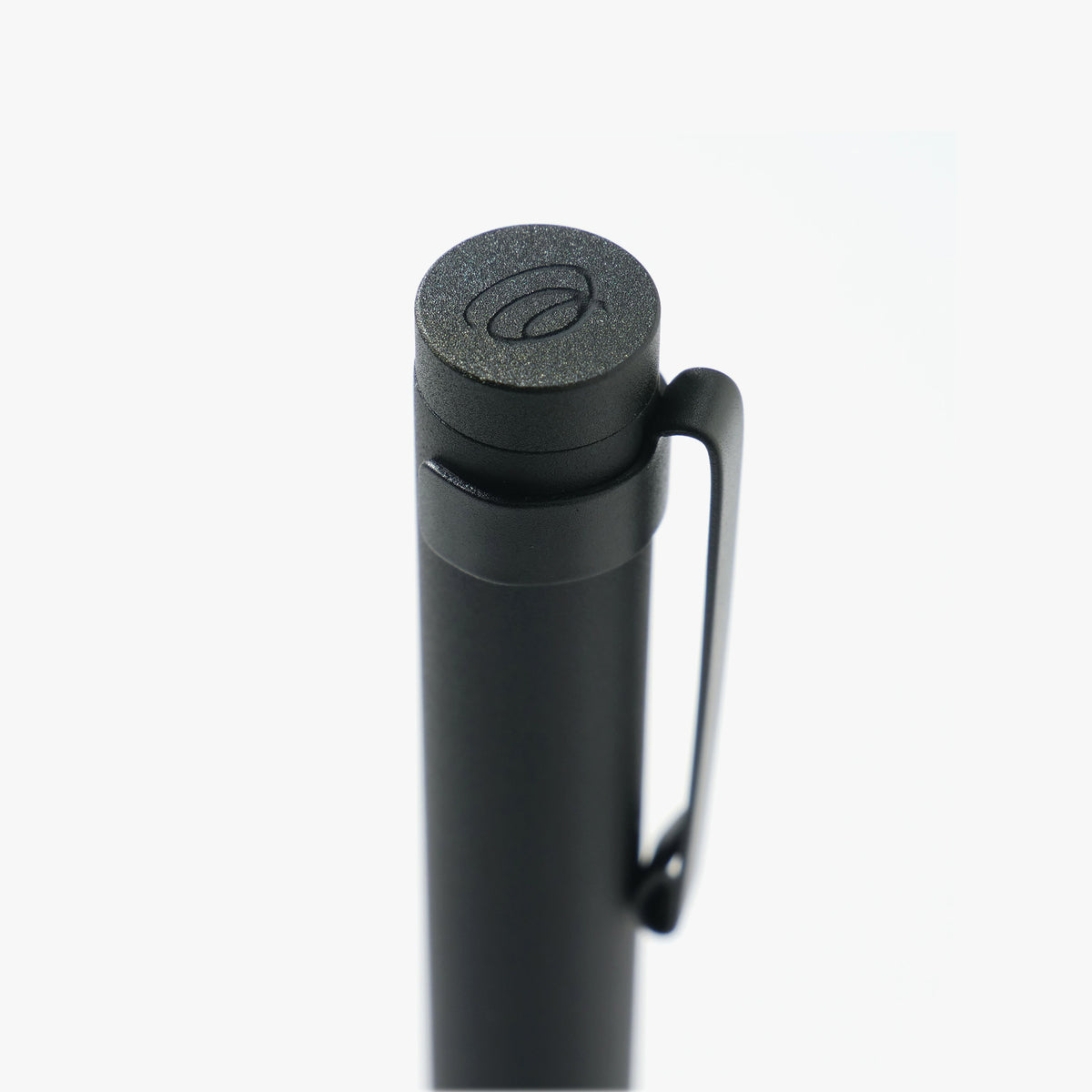 Stylo-Plume Aluminium Kakimori — Corps Noir Mat à Plume Allemande F/M Interchangeable, Fabriqué au Japon