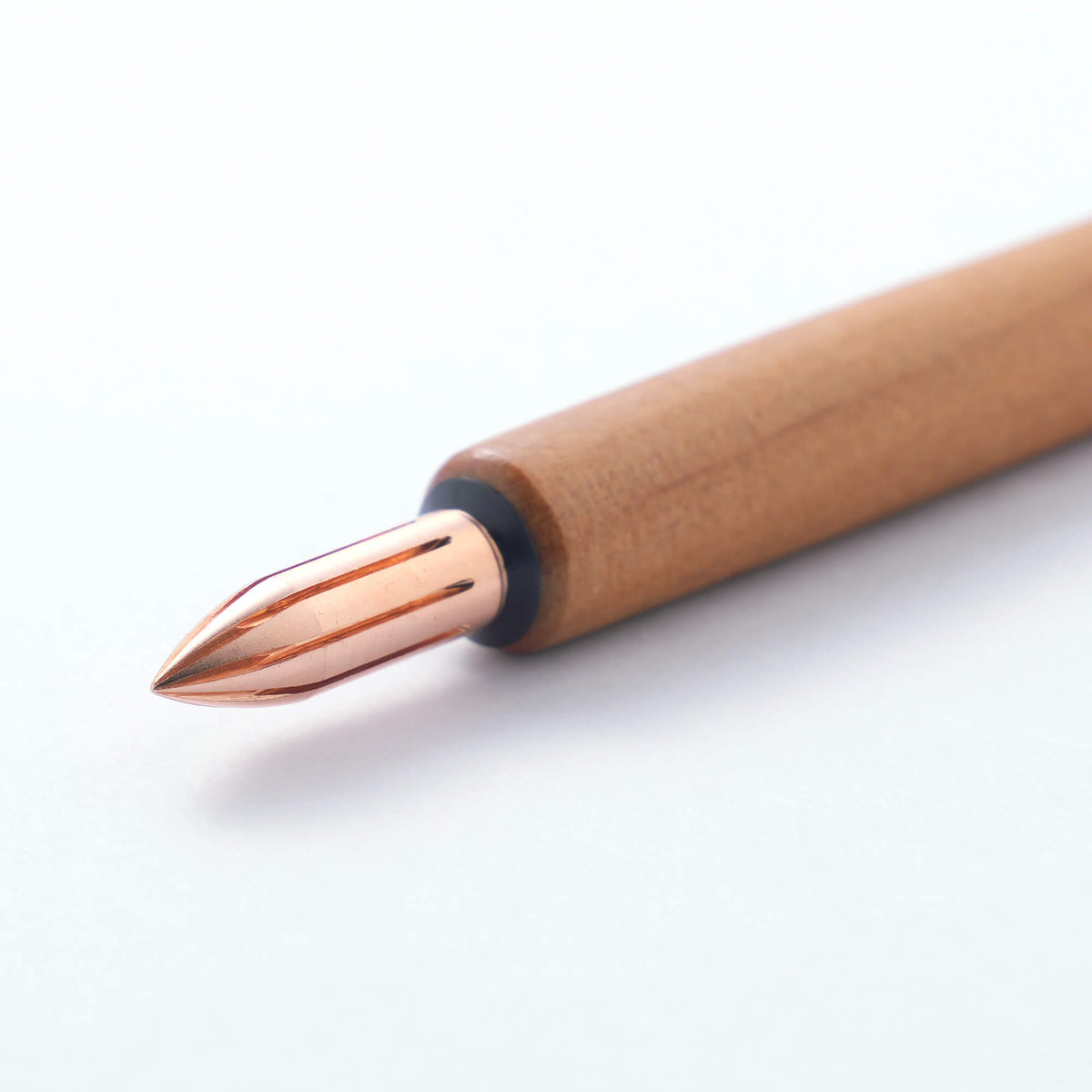 Plume Métallique Kakimori — Plume en Cuivre pour Trait Expressif et Échantillonnage d'Encre (Fabriqué au Japon)