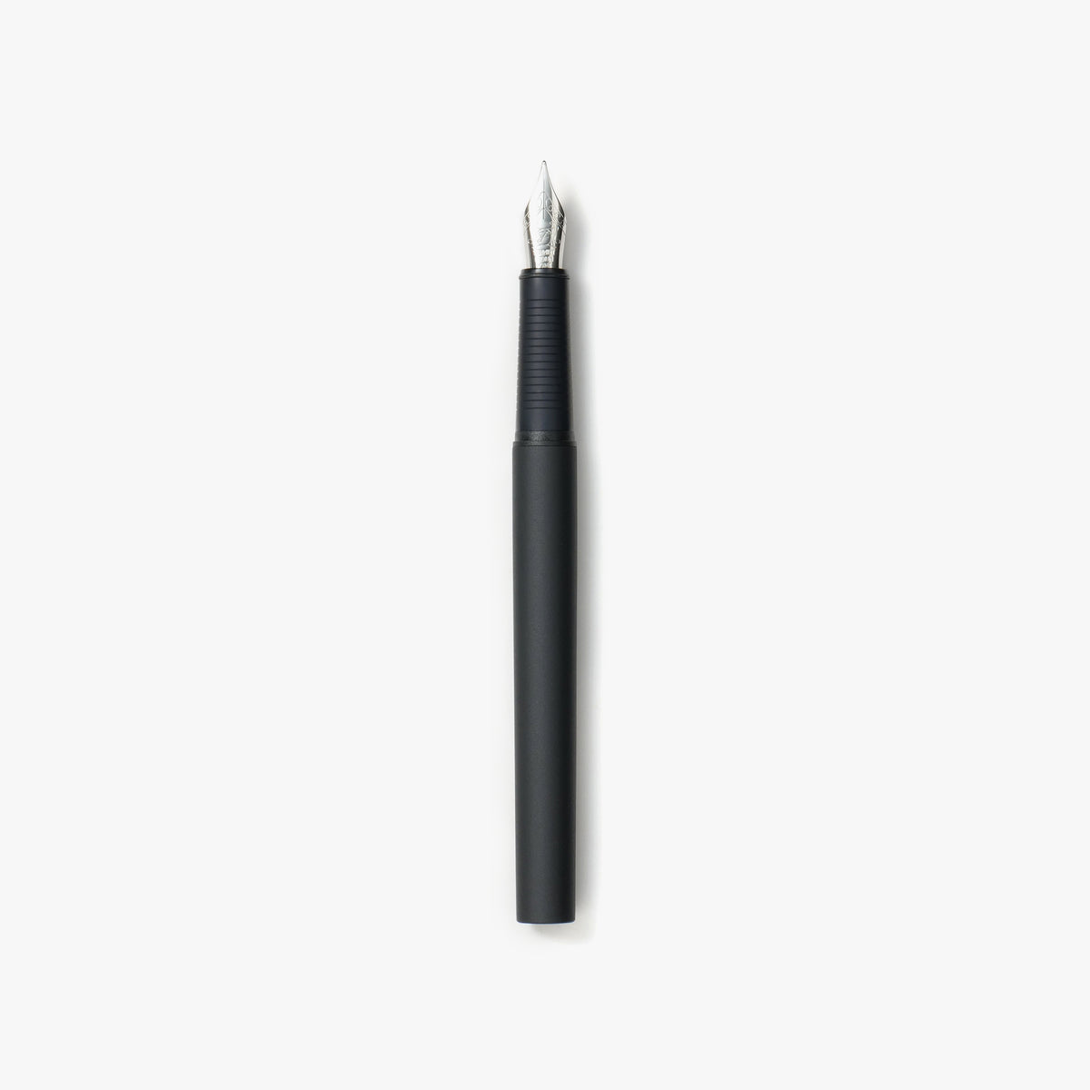 Stylo-Plume Aluminium Kakimori — Corps Noir Mat à Plume Allemande F/M Interchangeable, Fabriqué au Japon