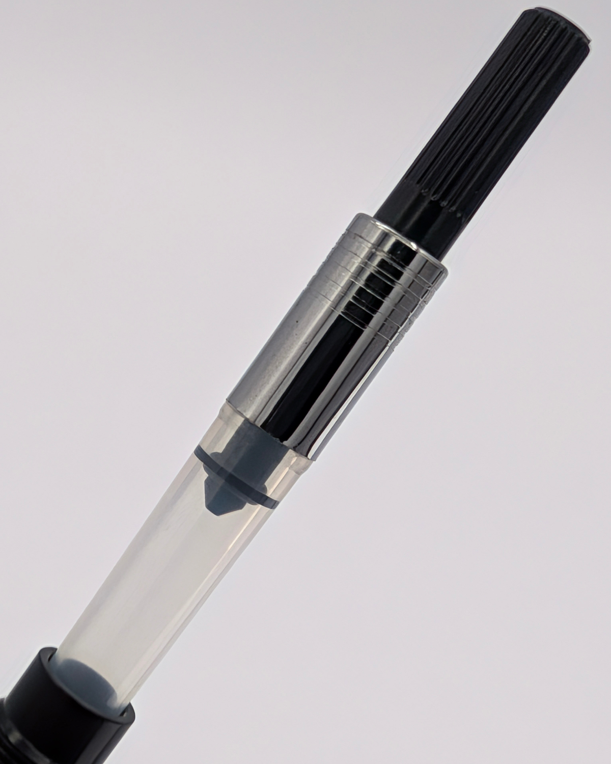 Screw-type converter of the Liberum Star Shine fountain pen