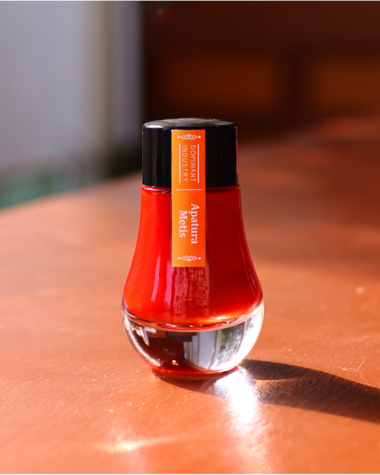 Dominant Industry Alchemist C06 Apatura Metis – Encre de Calligraphie 25ml (Plume à Tremper & Pinceau)