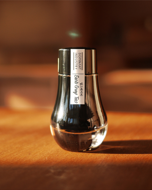 Dominant Industry Standard 109 Thé Earl Grey (Earl Grey Tea) — Encre Stylo Plume Orange Brûlé Chaud, Nuançage Moyen (25ml)
