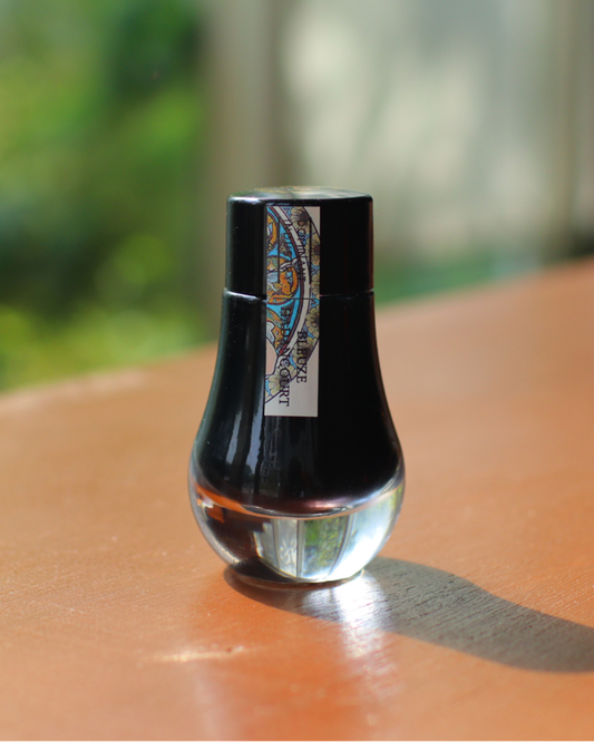 Dominant Industry Perle 030 Bleuze Hadancourt — Encre Stylo Plume Bleu Glacé Pâle, Paillettes Argentées (25ml)