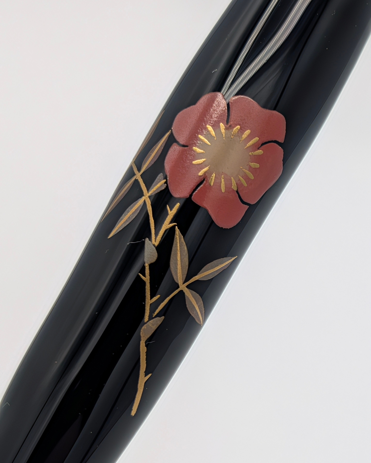 Matsubokkuri - Maki-e Takane-bara (Noir) | Stylo en verre