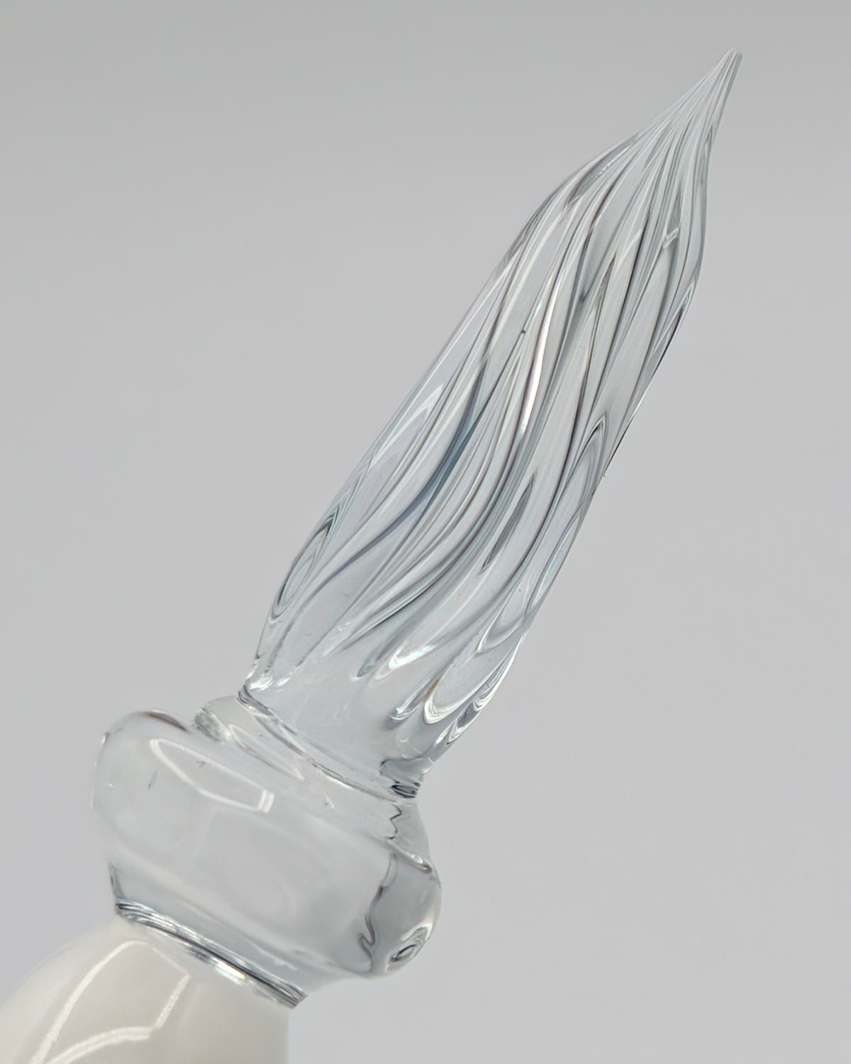 Matsubokkuri - Maki-e Takane-bara (White) | Glass Pen