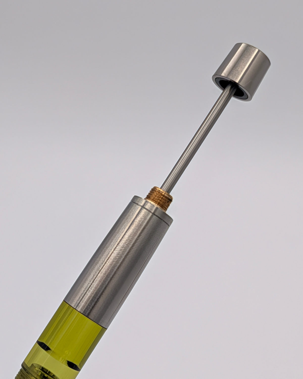 Vacuum filling plunger rod pulled out of the tail of the Liberum Volucris Vac Titanium