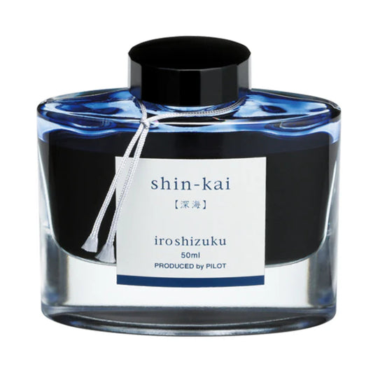 Pilot Iroshizuku Shin-kai (深海) — Encre stylo plume bleu-noir fumé, nuançage expressif (50ml)