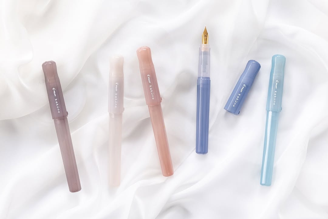Pilot Kakuno Madoromi — Soft Colour Fountain Pen with Gold-Plated Nib (F / M)
